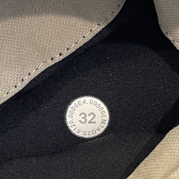 Lululemon Commission Classic‎ Shorts Men's 32  9" Warpstreme Tan Brown Stretch - Picture 4 of 7